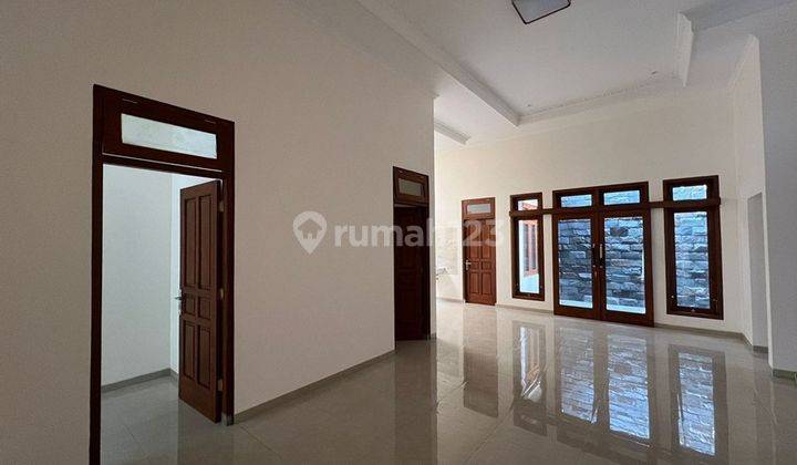 Rumah Bangunan Gress Desain Modern Mewah Sumber Solo 2