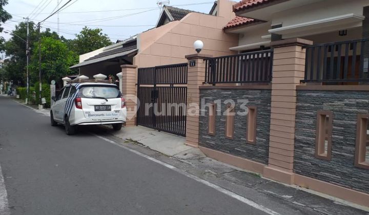 Rumah Minimalis Suasana Hommy Dekat Warastratama Kerten Solo