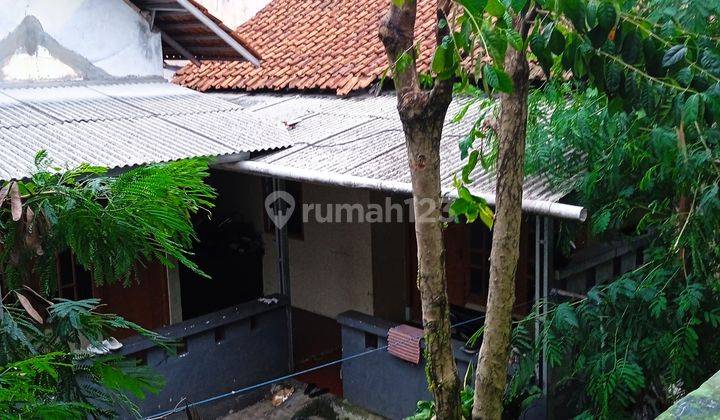 Rumah Kost 2 Lantai Murah Marketable Perlu Renovasi 2