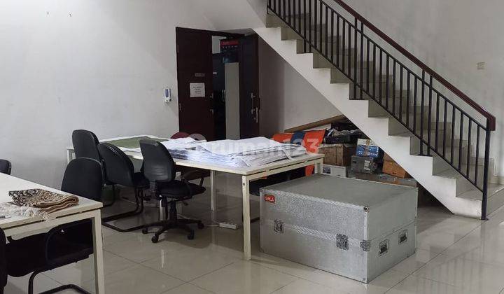 Rumah 2 Lantai Luas Dapat Juga Perkantoran Atau Hunian Agunan Marketable 2