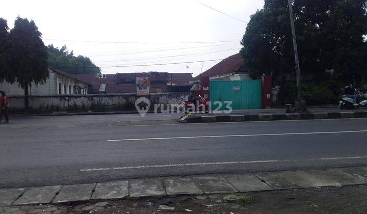 Jual Rumah Tua Strategis Jalan Raya 2arah  1