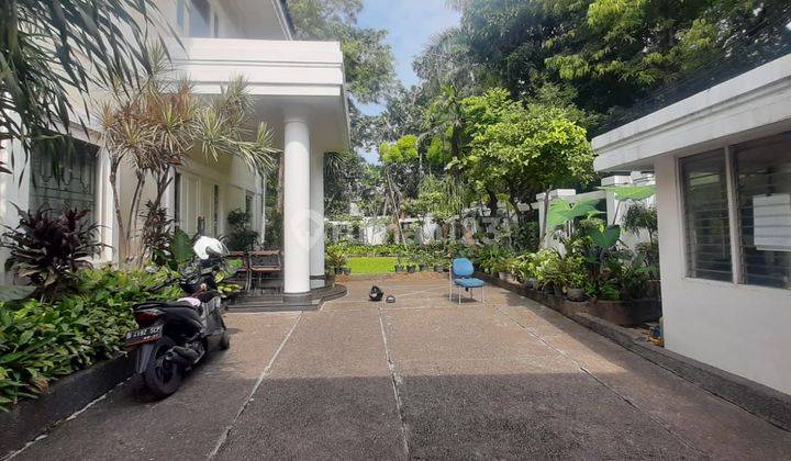 Rumah Bagus Semi Furnished SHM di Kebayoran Baru, Jakarta Selatan 1