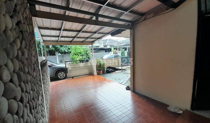 Rumah Bagus Semi Furnished SHM di Jl. Merak, Jakarta Selatan 2