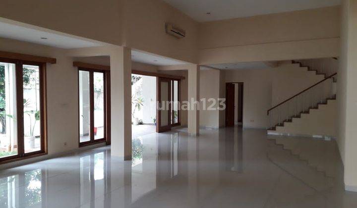 Rumah Bagus SHM di Jl. Kemang Timur, Jakarta Selatan Turun Harga Banyak 1