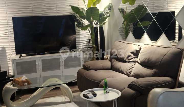 Dijual Rumah Ozone Residence Jalan RC Veteran Bintaro, Jakarta Selatan