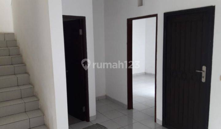 Rumah 2 Lantai Bagus SHM di Palem Semi, Cluster Barcelona Tangerang 2