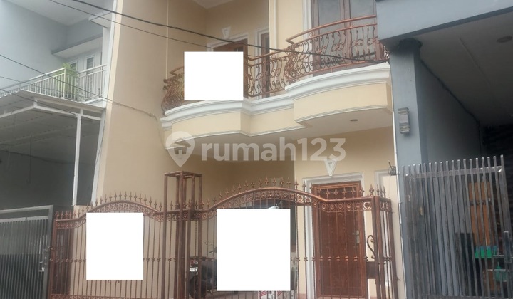 Rumah Rapi Dan Terawat, Lokasi Strategis, Siap Huni di Taman Surya 3