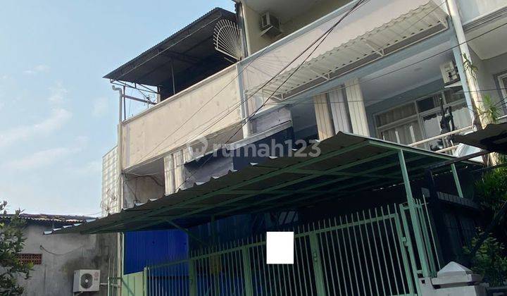 Dijual Rumah daerah Kartini, Semi Furnish, Harga Nego, Siap Huni, Rapi. Dengan lokasi dipusat kota, sangat cocok utk dibuat kost kost an  1