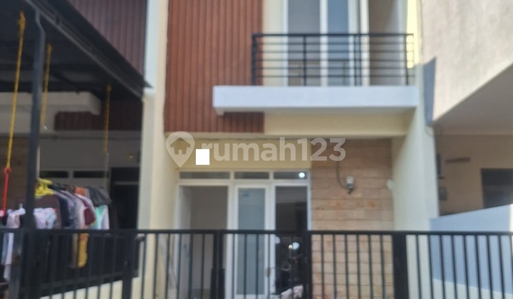 Rumah Park Residence, Hadap Selatan, Lokasi Strategis, Kondisi Terawat, Rapi Dan Siap Huni Rumah Park Residence, Hadap Selatan, Lokasi Strategis, Kondisi Terawat, Rapi Dan Siap Huni
