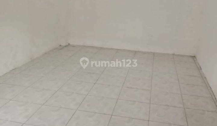 Rumah di Area Grogol Petamburan, Hadap Timur, Lokasi Strategis Dan Siap Huni  2