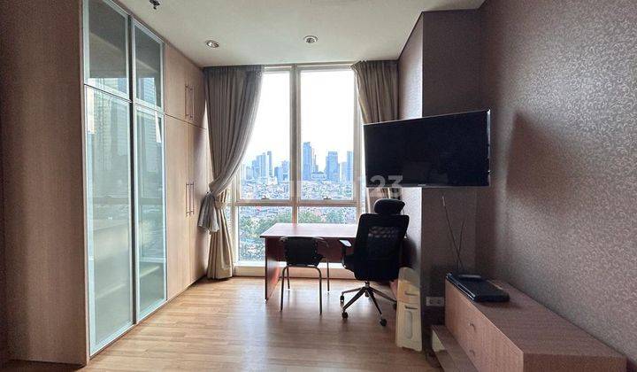 Dijual Apartemen The Peak 3 + 1 Bedroom 2 + 1 Bathroom Fully Furnished Luas 158m2 Private Lift 2