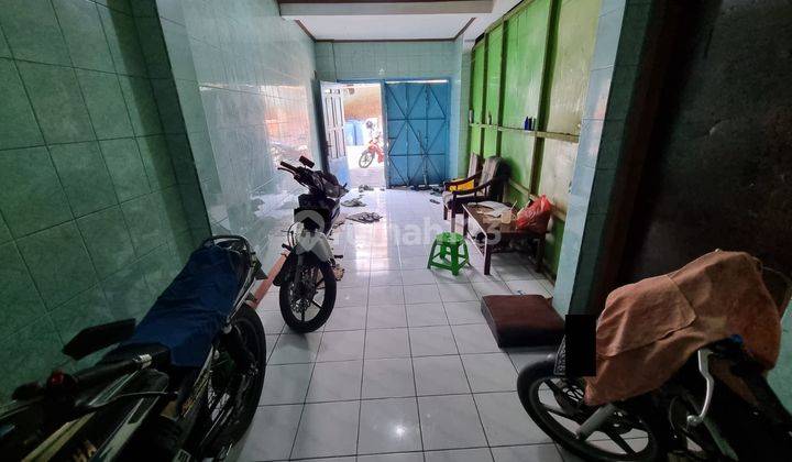 Rumah Lokasi Strategis Dekat Pasar di Ciroyom 2