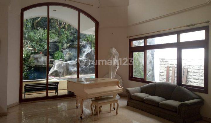 Rumah Luxury Super Mewah Dalam Komplek Elit di Setraduta 1