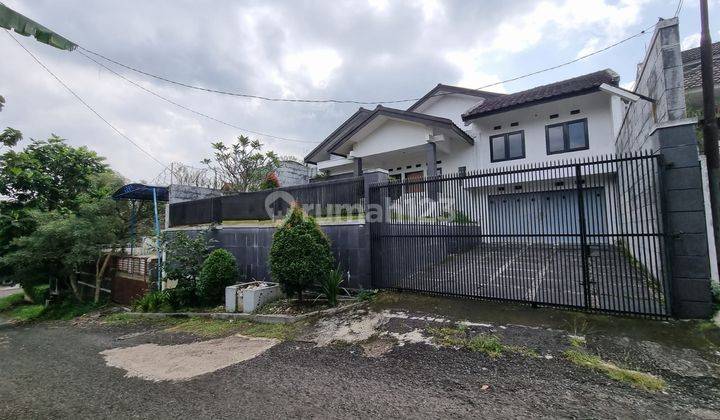 Rumah Cocok Untuk Keluarga Besar di Setramurni 1