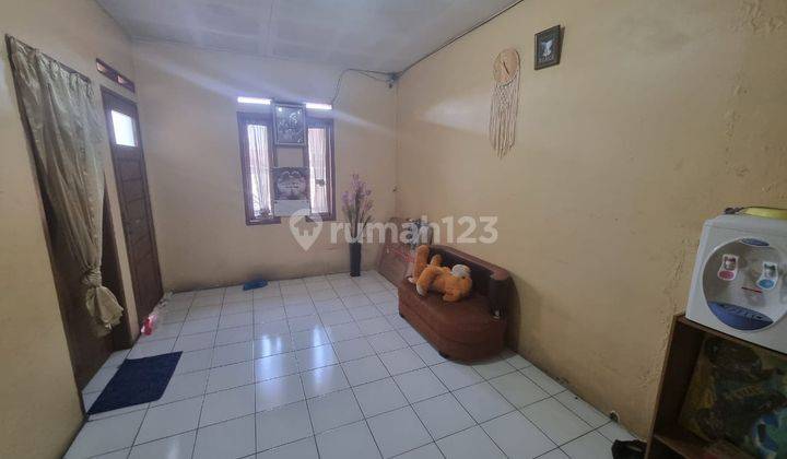 Rumah Lokasi Strategis Dan Aman di Sarijadi 1