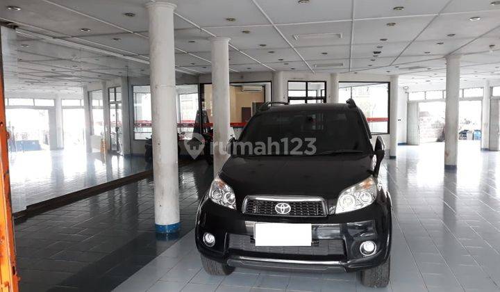 Gudang Luas Cocok Untuk Showroom di Pasteur 4