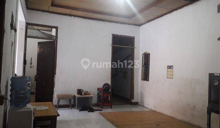 Rumah Posisi Tenah Kota di Halteu Selatan, Bandung 1