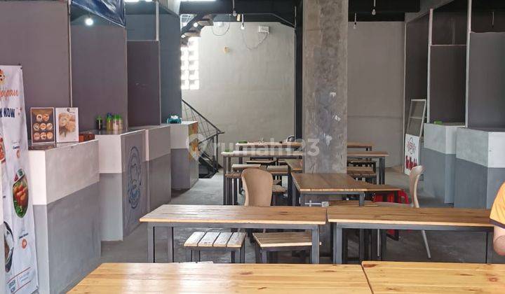 Ruko Mainroad Cocok Untuk Cafe Millenial di Gegerkalong 2
