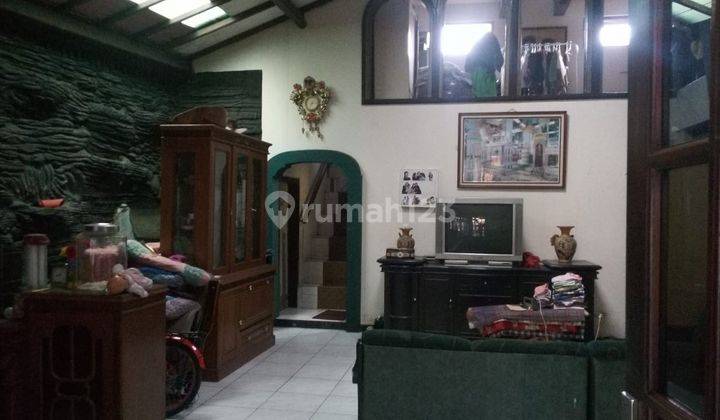 Rumah Bangunan Kokoh Lingkungan Asri di H. Alpi, Cijerah 1