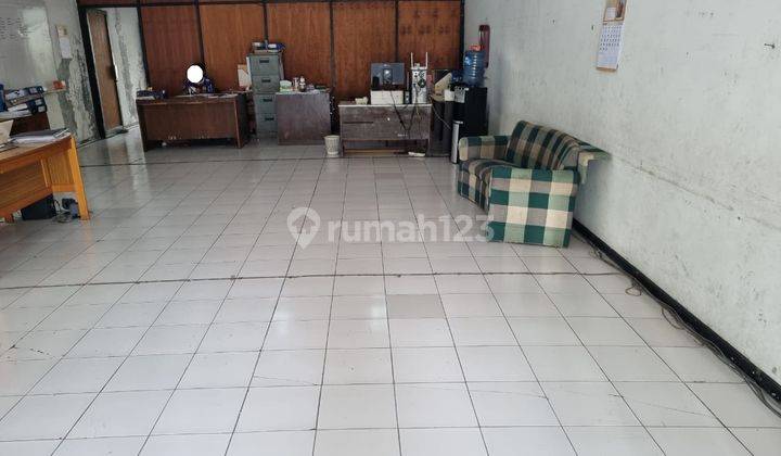 Rumah Posisi Mainroad Cocok Untuk Kantor di Surya Sumantri 2