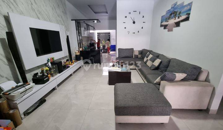 Rumah Full Furnished Modern Keren di Mekar Wangi 1