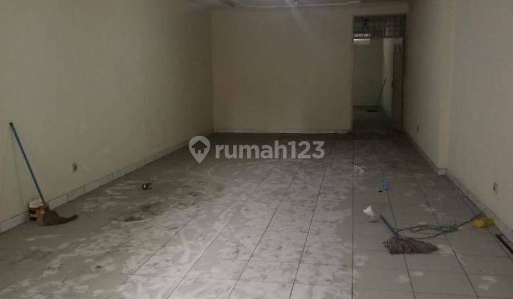 Ruko Lokasi Ramai Dan Strategis di Otista Raya 2