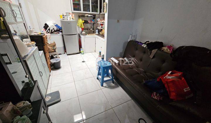 Rumah Nyaman Kamar Utama Besar di Taman Rahayu 4 2