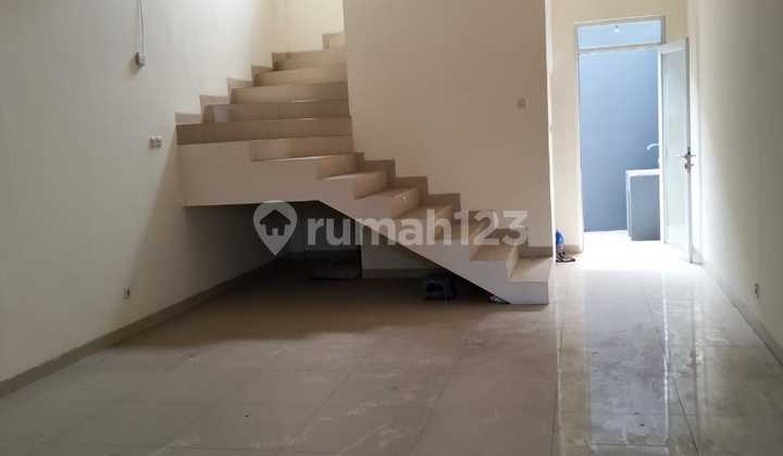 Ruko Lokasi Strategis Bebas Banjir di Sadang