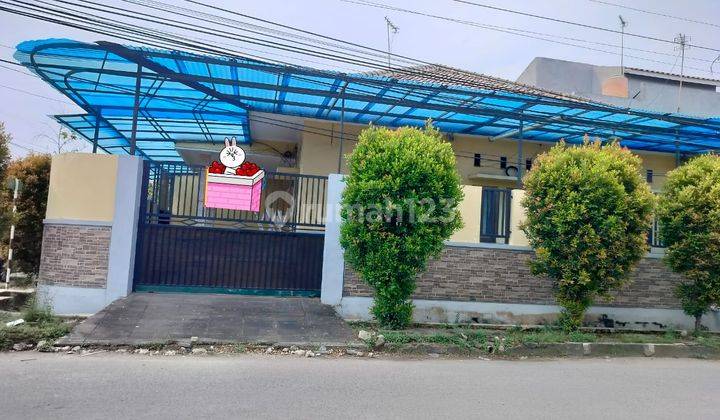 Rumah Hook Lokasi Strategis Ramai Cocok Buka Usaha di Harapan Indah 13333 Er 1