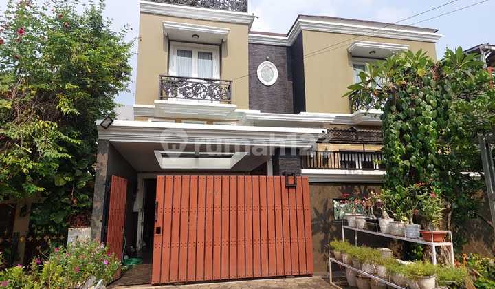 Rumah Mewah di Cipinang Jakarta Timur 6 Kamar 5 Kamar Mandi