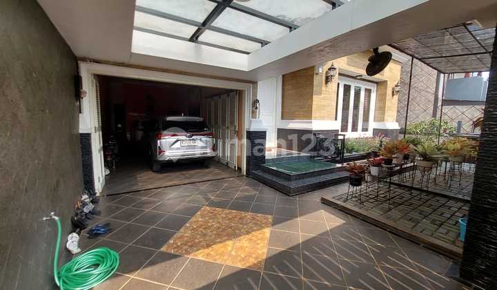 Rumah Mewah di Cipinang Jakarta Timur 6 Kamar 5 Kamar Mandi 2