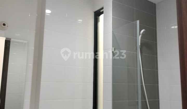 Disewakan Rumah 2 lt  baru serah terima di Eldora suvarna Sutera 2