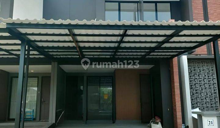 Disewakan Rumah  Baru 2 lantai di Suvarna Sutera 1