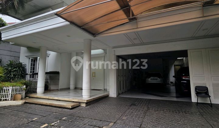 Rumah 2.lantai.lokasi.strategis.dan Elitedi Jakarta Pusat