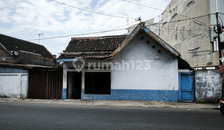 Rumah 1 Lantai di Lokasi Jalan Utama