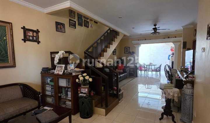 Rumah Pondok Indah 3 Lantai - Lokasi Tenang
