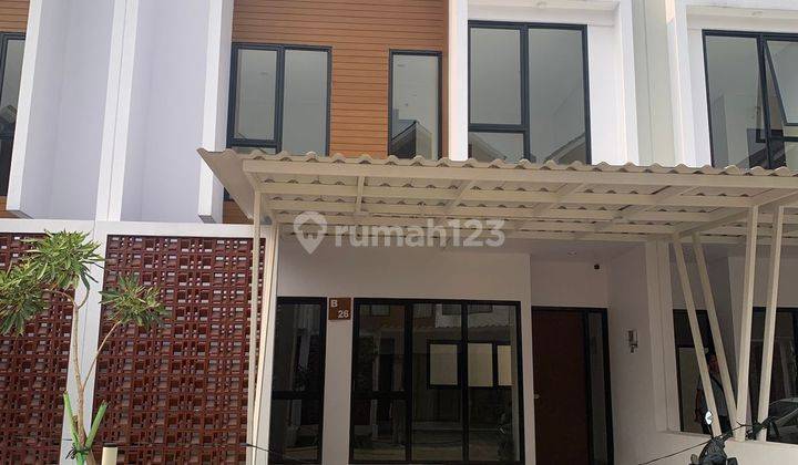 Rumah Di Northbend Metland Puri Ready  2,5 Lantai Bagus 1