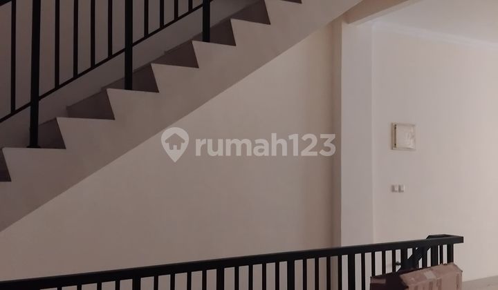 Shop House in Green Lake City Cipondoh Tangerang 2