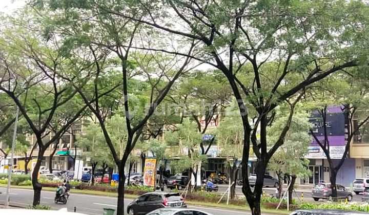 Road-facing Shophouse in Green Lake City Cipondoh Tangerang 2