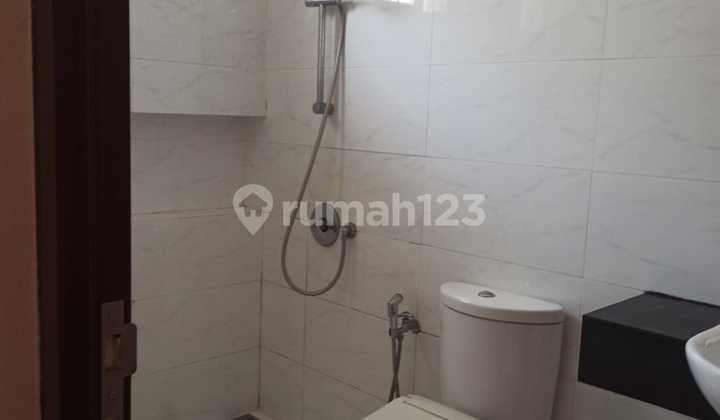 2-Story House in Green Lake City, Cipondoh Tangerang 2