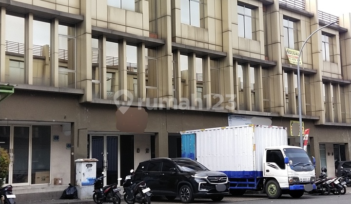 3-Story Shop House @Green Village, Strategic Location, Bustling Area, Quick Turnover 2