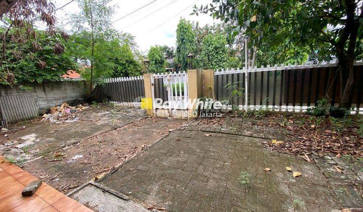 Dijual Rumah Lama Posisi Hook di Jl H Goden Pondok Pinang 2