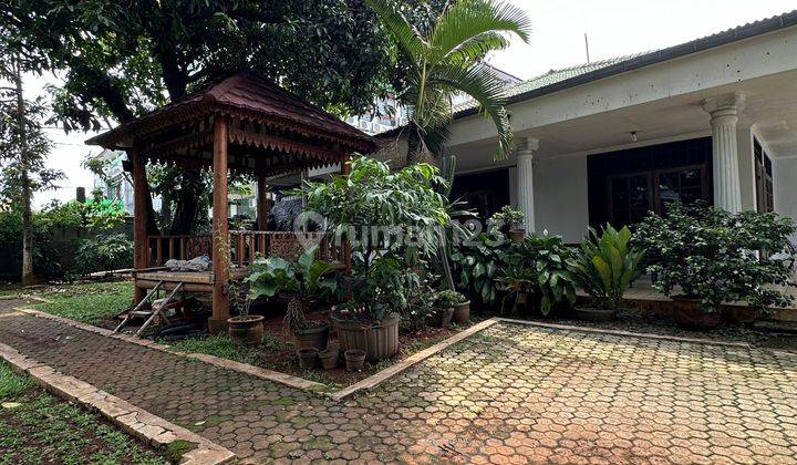 Rumah dengan Halaman Luas di Lebak Bulus Raya Jakarta Selatan 1