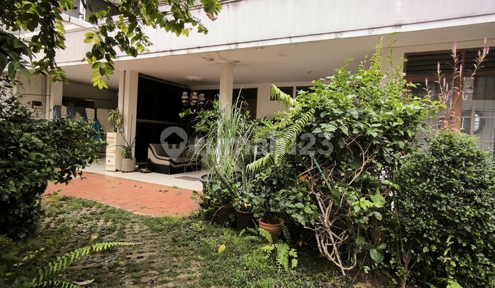 Rumah Lokasi Strategis di Kebayoran Baru Jakarta Selatan