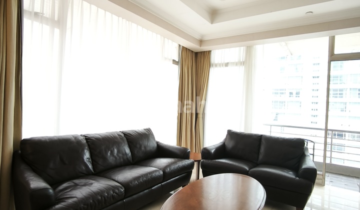 Istana Sahid Apartment 18E is very well-maintained, strategically located in the heart of Jakarta.