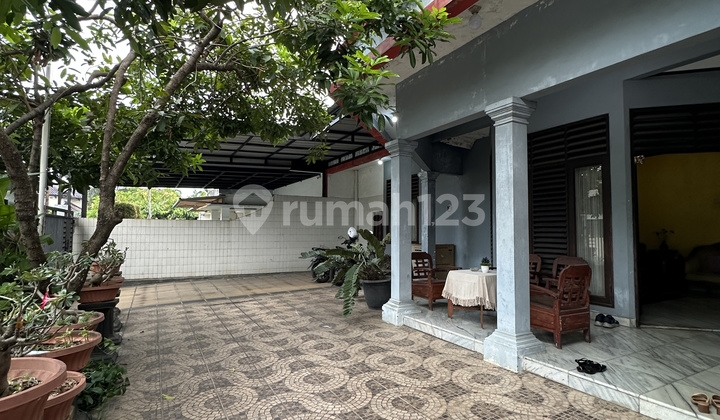 Rumah di Jatiwaringin Asri Pondok Gede