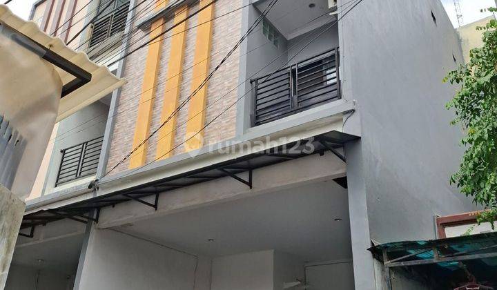 S1740-Cb3ff Rumah Baru 3 Lantai 7x11 M2 Jln 1 Mbl Hadap Selatan Tanjung Duren  1