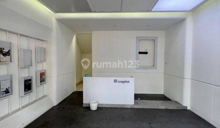 1067 Ruko 3 lantai 5x15 m2 hadap selatan  puri 1