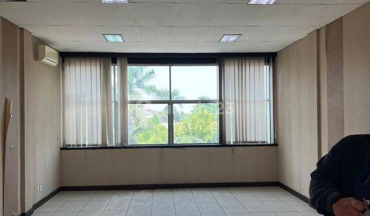 1067 Ruko 3 lantai 5x15 m2 hadap selatan  puri 2