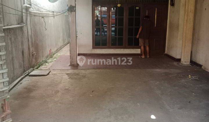 1083 Rumah Tua bisa utk usaha 200 m2 jln 2 mbl ramai Kedoya  2